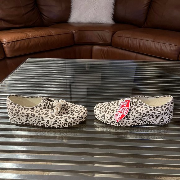 Leopard VANS - Picture 4 of 5